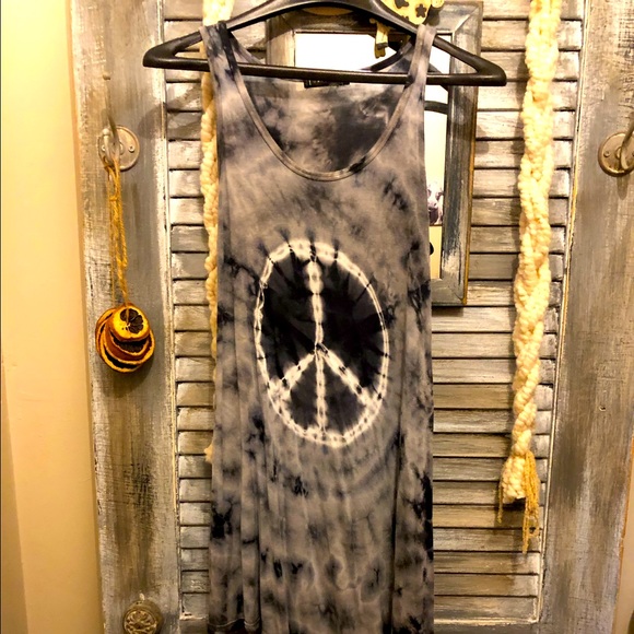 T Party ( boutique one of Kind) Summer time dress. - Picture 1 of 4